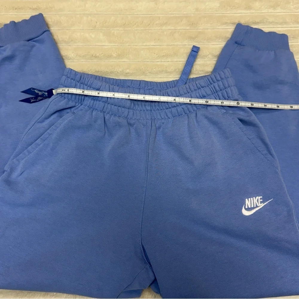 Nike: All Kids Fit Sportswear Club Fleece Joggers in Comet Blue & White, Size L